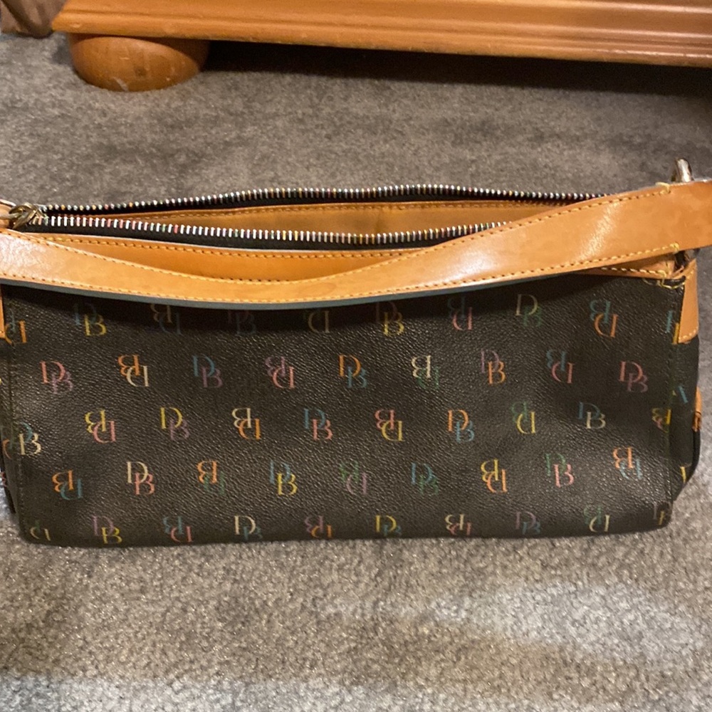 Dooney Bourke - Picture 4 of 4